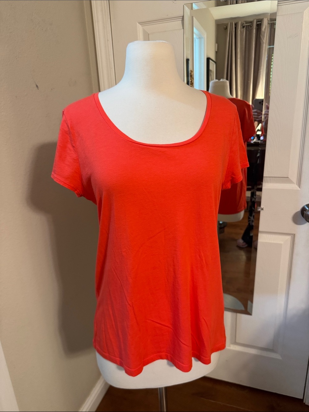 Ann Taylor Scoop Neck Short Sleeve Tee in Coral